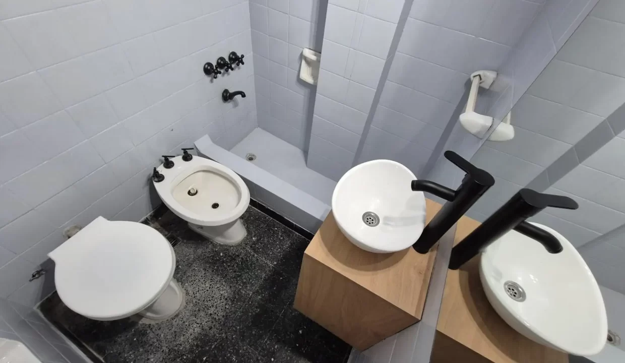 c2dc7883-2418-45e4-bad5-6a64b270c0eb_u_large