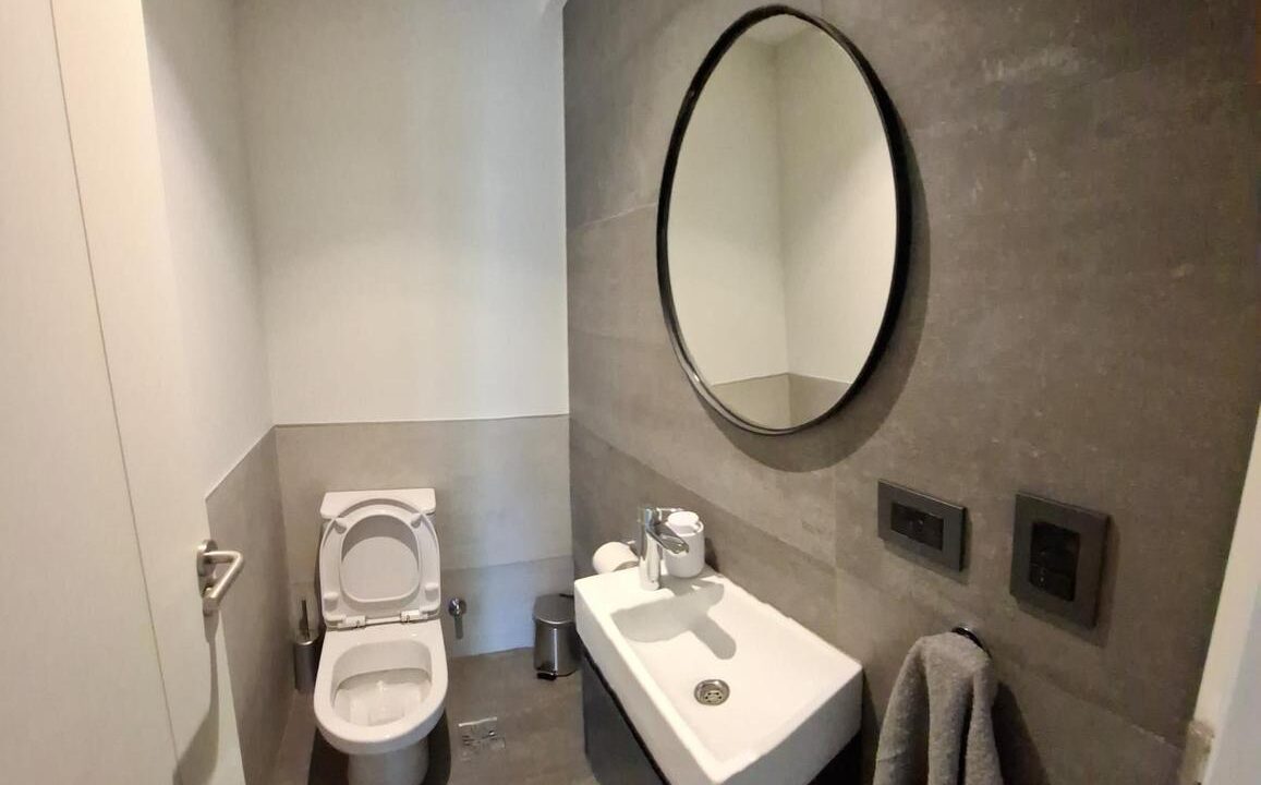 extra_large_u_691608f037f52