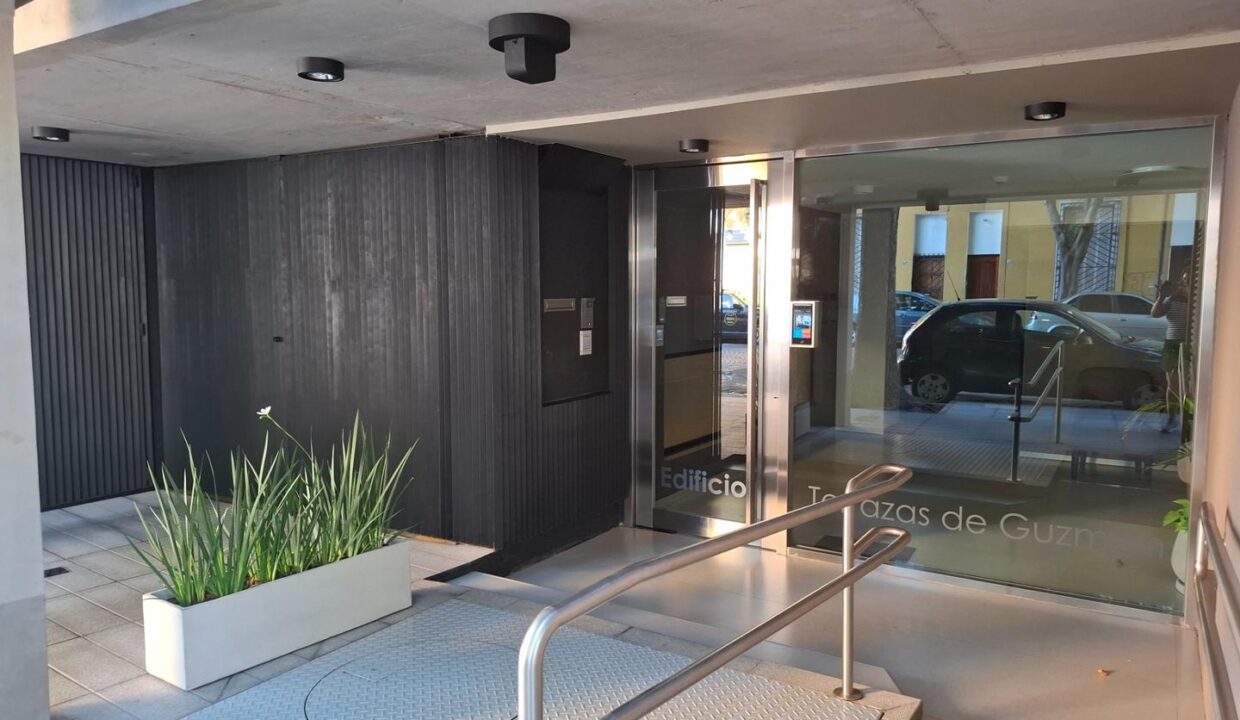 extra_large_u_691608f079e84