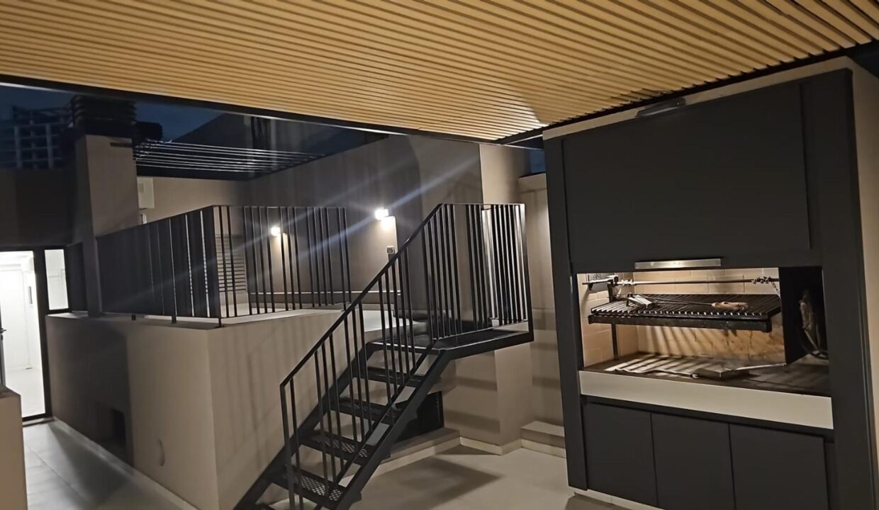 extra_large_u_691608f161901