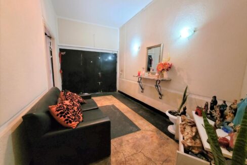 extra_large_u_6935bea8d05a8