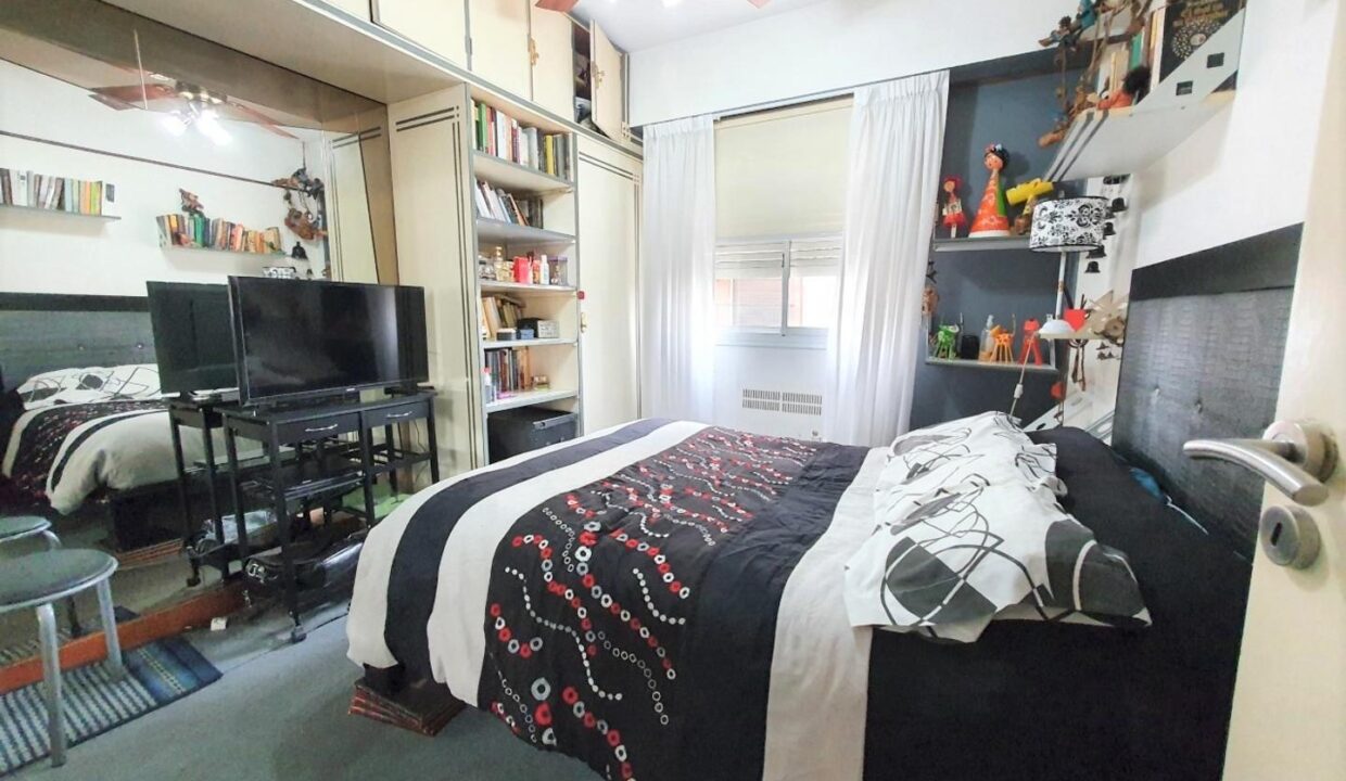 extra_large_u_6937026d8c0c2