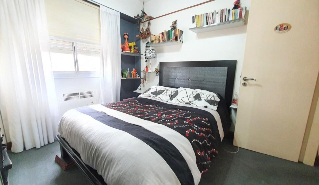 extra_large_u_6937026da499a