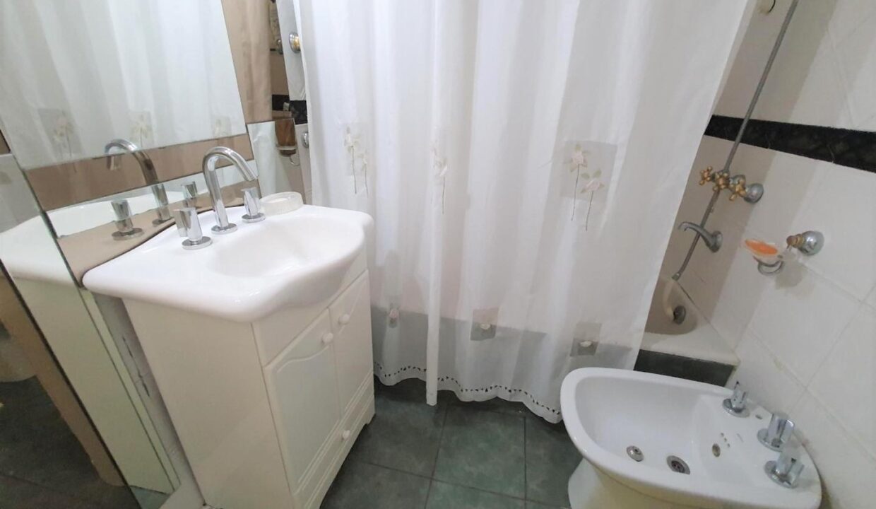 extra_large_u_6937026dc37fa