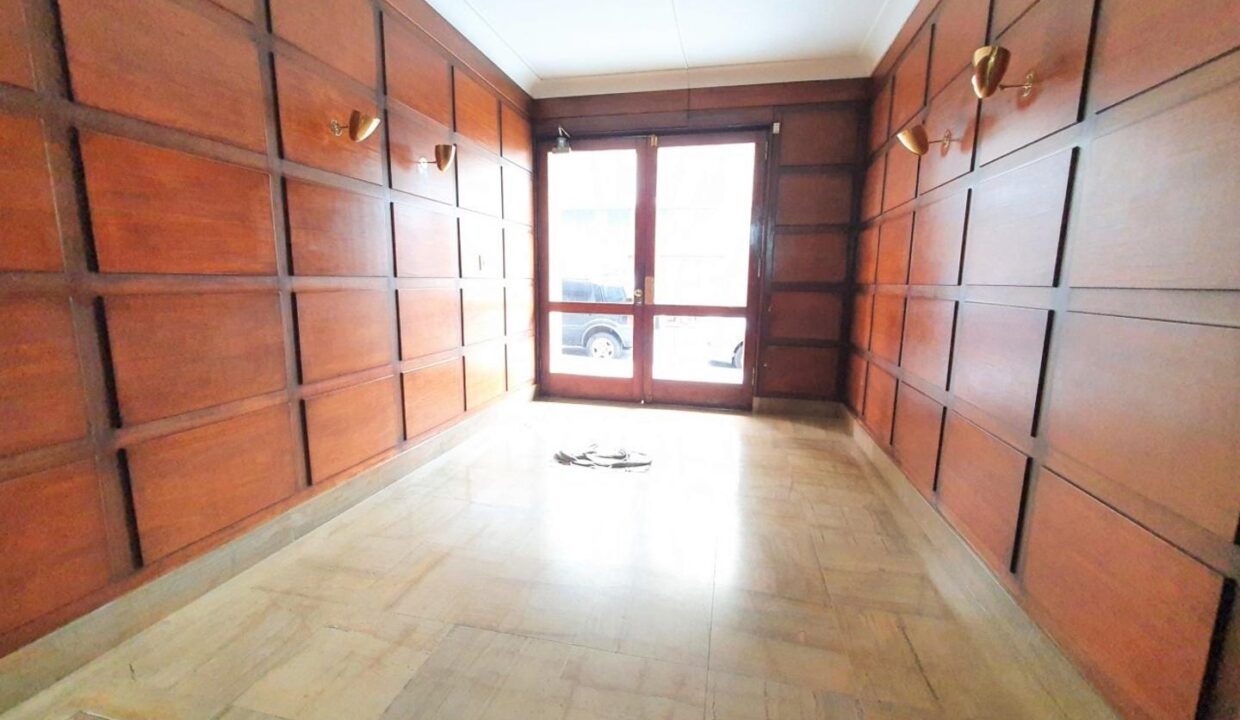 extra_large_u_6937026e3f191