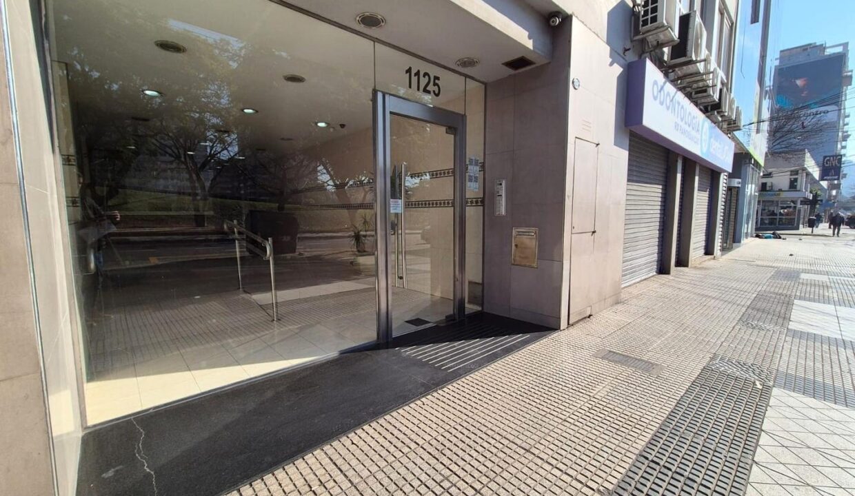 extra_large_u_69f1e2e98dcf3